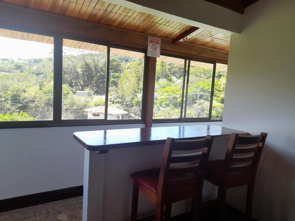 Alisson Hotel Y Restaurant Monteverde Extérieur photo